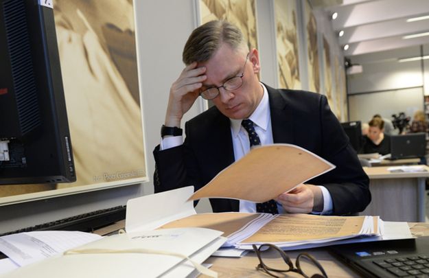 Historyk Sławomir Cenckiewicz w bibliotece Instytutu Pamięci Narodowej.