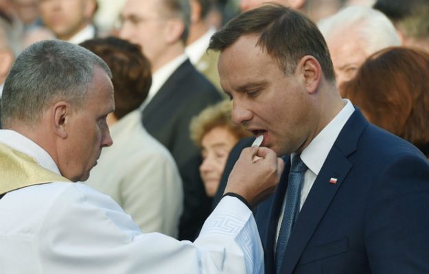 Politolog o prezydencie: potrzeby duchowe powinno się zaspokajać w bardziej intymny sposób