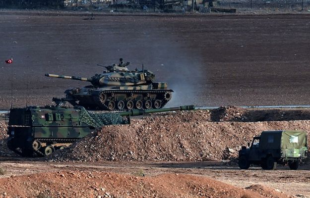 Tureckie wojska prowadzą operację przeciwko Państwu Islamskiemu i PKK (na zdj. granica z Syrią)