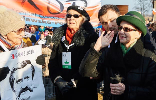Danuta Wałęsa na wiecu KOD w Gdańsku