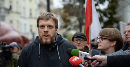 Partia Razem w Przemyślu nie mogła wywiesić plakatów przed spotkaniem z Adrianem Zandbergiem
