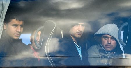 Francuskie władze rozpoczęły ewakuację nieletnich mieszkańców "dżungli"