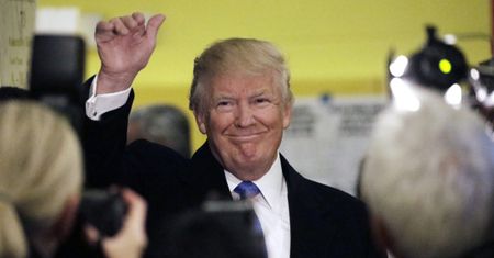 Donald Trump prezydentem. Adrian Zandberg w #dziejesienazywo: miliarder założył czapkę i udaje kierowcę z Wisconsin