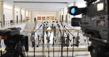 Marszałek zmienia zasady pracy dziennikarzy w Sejmie. Rozmowy z politykami tylko z wyznaczonej strefy