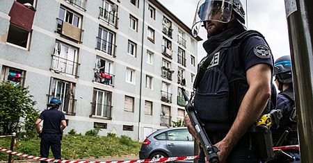 15-latek z Francji zatrzymany przez antyterrorystów. Jest podejrzewany o związki z IS