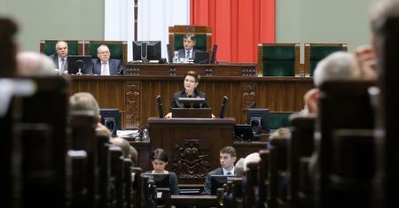 TK dostanie ponad milion złotych z rezerwy budżetowej? Premier pyta o opinię marszałka Kuchcińskiego