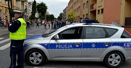 Większość Polaków dobrze ocenia działalność policji. Rosną też notowania CBA, ZUS i NFZ