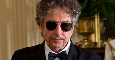 Literacki Nobel dla Boba Dylana. Akademii Szwedzkiej wciąż nie udało się skontaktować z laureatem