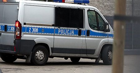 W jednym z mieszkań na warszawskim Mokotowie pobili i podpalili młodego mężczyznę
