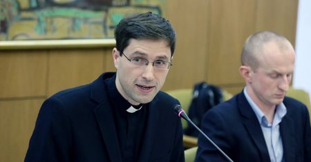ISKK: Blisko 40 proc. Polaków chodzi na msze; 17 proc. przystępuje do komunii