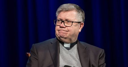 "Kościół poparł PiS i wyszedł na głupka". Jest upomnienie dla księdza prof. Alfreda Wierzbickiego