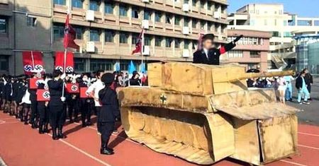 Tajwan: uczniowie paradowali w strojach nazistów. Dyrektor szkoły ustąpił ze stanowiska