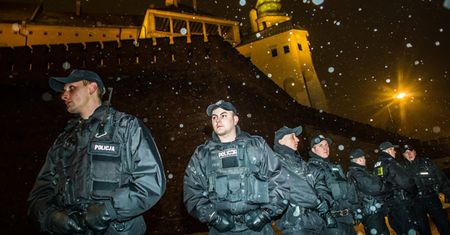 Bp Tadeusz Pieronek dla WP: nie godzi się blokować wjazd Jarosława Kaczyńskiego na Wawel