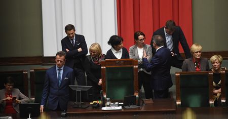 CBOS: większość Polaków źle ocenia pracę posłów