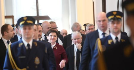 FAZ: Rewolta przeciwko nadzorowi praworządności