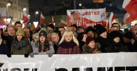 Ile zebrano na budowę pomników smoleńskich?