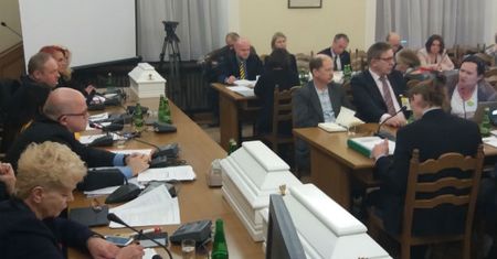 Batalia o medyczną marihuanę w Sejmie. Rodzice przynieśli trzy białe trumny