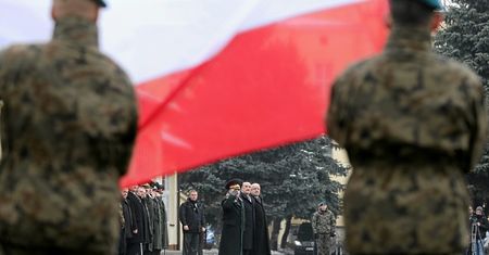 Płk Adam Mazguła do wojska: wzywam do odrzucenia ideologii wiary smoleńskiej