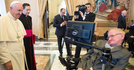 Stephen Hawking hospitalizowany w rzymskiej klinice Gemelli