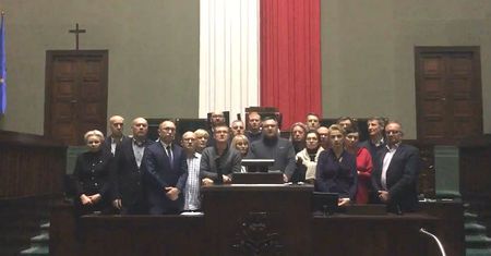 Halicki: PiS podąża drogą Łukaszenki. Sellin: nie mieliśmy wyboru