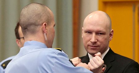 Norwegia: władze złagodziły warunki odbywania kary przez Andersa Breivika