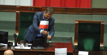 Poseł PO Andrzej Halicki: Sejm pracuje, przerwał obrady, ale nie zakończył