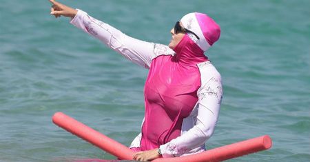 Burkini czy bikini? Strój kąpielowy znalazł się w centrum francuskiej polityki