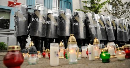 Wrocław: Kary więzienia za napaść na policjantów