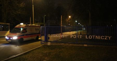 Polacy ranni w zamachu w Tunezji przylecieli do kraju