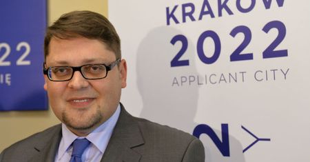 Intratne stanowisko za lojalność w krakowskim magistracie dla Marcina Kandefera?