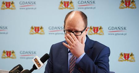 Radni z PiS chcą zawieszenia Pawła Adamowicza