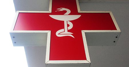 Popularny antybiotyk wycofany z obrotu. Miał "dodatkowy składnik"
