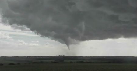Tak wyglądało tornado w zachodniej Francji