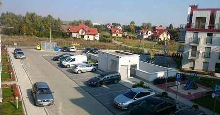 Koniec z grodzonymi osiedlami w Krakowie? Nowa uchwała ma pomóc walczyć z "enklawami"