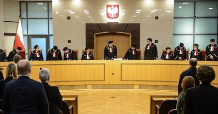 KPRM: publikacja orzeczenia TK wstrzymana. Konstytucjonalista: nielegalne działanie