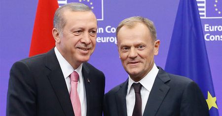 Turcja pomoże Unii zatrzymać falę migrantów? Desperacka postawa Europy