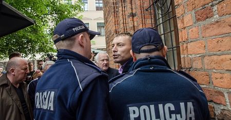 PiS w trybie wyborczym pozywa szefa klubu PO