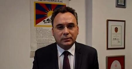 Szef poznańskiej PO Filip Kaczmarek zrezygnował z pełnionych funkcji
