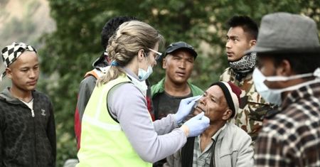 Polscy lekarze z pomocą w Nepalu: ciągle brakuje leków i środków opatrunkowych