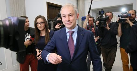 Grzegorz Napieralski został nagrany w restauracji "Sowa i Przyjaciele"?
