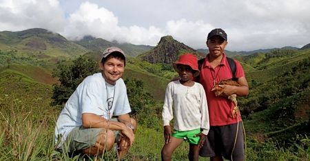 Wyślij kurę... na Madagaskar! Niezwykła akcja księdza z Poznania