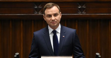 Duda przegra z czasem i ważny projekt PiS upadnie? Wszystko przez urlopy