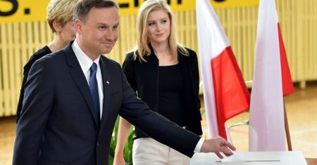 Senatorowie PO przesądzą o referendum prezydenta. Wiemy, jak zagłosują