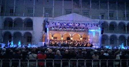 Do końca sierpnia Zamek będzie magiczną salą koncertową. Trwa Festiwal "Wawel o zmierzchu"