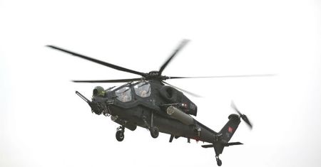 Pokaz śmigłowca uderzeniowego T129 ATAK w Warszawie. Zbrojeniowi giganci walczą o kontrakt