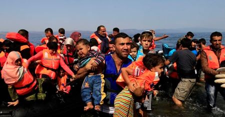 Łukasz Warzecha: Imigranci, a nie "uchodźcy", czyli manipulacje i szantaż moralny