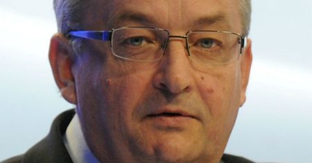 J. Kaczyński żądał od ministra uzupełnienia wykształcenia. Teraz poseł PO chce jego pracy magisterskiej