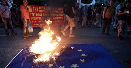 Siedem kryzysów zagraża UE. Prof. B. Góralczyk: chcąc Unię ratować, trzeba ją wymyślić na nowo