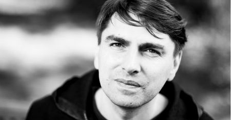 Remigiusz Grzela: pytałem o to, co zostaje, jak ludzie odchodzą
