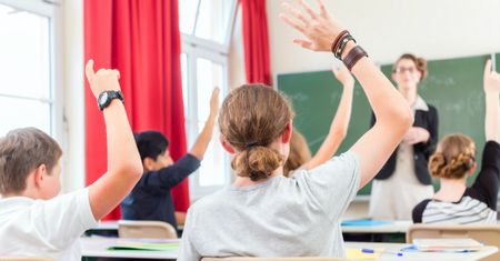 PiS wpuści do szkół... edukatorów seksualnych. Za 10 mln złotych
